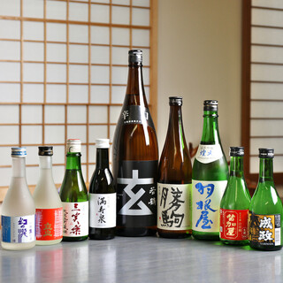 「勝駒」など富山の地酒が常時10種以上◆観光時や昼飲みにも◎