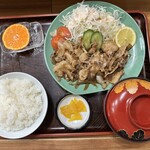 浜の家 - 豚の生姜焼き定食1000円