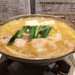 魚料理・もつ鍋  山咲き - もつ鍋味噌味は冬限定