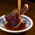 なにわ 而楽 - くっとーと（@kuttoto.gourmet）／撮影