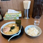 町田商店 上泉店 - 豚骨醤油 味玉ラーメン＋ライス