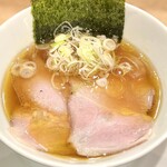 一麺天に通ず - 醤油ラーメン　オレンジと貝