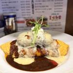 美味卵家 - ハンバーグにチーズのせオムライス2900円