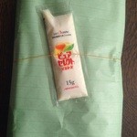 お好み焼き　木下 - この包装紙がちょっと嬉しいマヨ付きです。