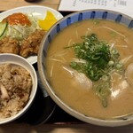 らーめん せんや - 料理写真:Bセット。ラーメン大盛り タコ飯 唐揚げ