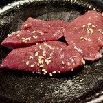 福家 - レバーを焼いて