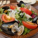 CHEF’S SPECIAL TOKYO - 「シェフスペシャル海鮮たっぷりのサラダ」
