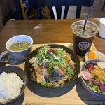 カフェ ダイニング フラット プラット - 