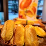 Clair Bakery - はちみつバターパン140円