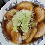 山汁らーめん - しょうゆラーメンチャーシュートッピング