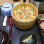 おひつごはん四六時中 - 二味サーモンごはん