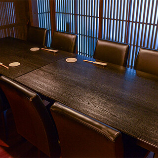 落ち着きのある和空間。凛とした静寂に包まれる癒しの時間を