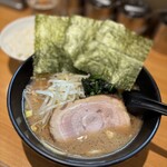 横浜ラーメン てっぺん家 - 料理写真: