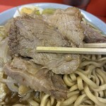 ラーメン富士丸 - ブタ正面