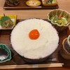 いけすと炭と薪焼と 博多 とりとりと - 地鶏親子丼(白) 1100円
