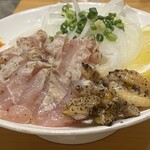 南九州畜産 卸売市場 なんちく - 地鶏の胸肉たたき