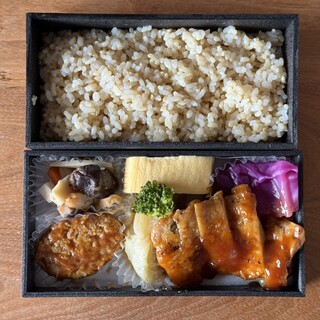 象印銀白弁当_1