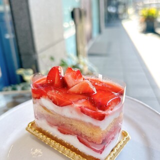 パティスリー イル・プルー・シュル・ラ・セーヌ_0