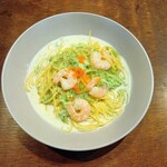 ハチトバーブ - 海老とあおさのりクリームパスタ