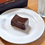 GODIVA - 料理写真:Gateau au Chocolat et Noix