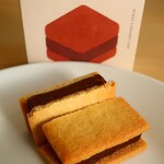 ホホホ屋 - ｢山奥チョコレート日和｣生チョコサンド税込432円