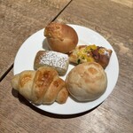 鎌倉パスタ - 焼きたてパン٩(ˊᗜ  ˋ*)وSO NICE