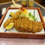 鉄兵衛 - 大きめ海老フライとロースかつ(大)