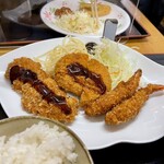 キッチンもとや - チキンカツ、ミンチカツ、エビフライ