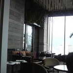 ステーキハウス ミディアムレア - ラウンジ