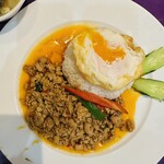 ASIAN TAWAN168 - B 挽肉のバジル炒めご飯
