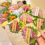川越鮪魚酒場 - 定番マグロ盛り（858円／写真は2人分）
