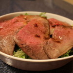 焼肉ビストロ168（イロハ） - ローストビーフサラダ