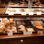 ネモ・ベーカリー＆カフェ - 商品棚①