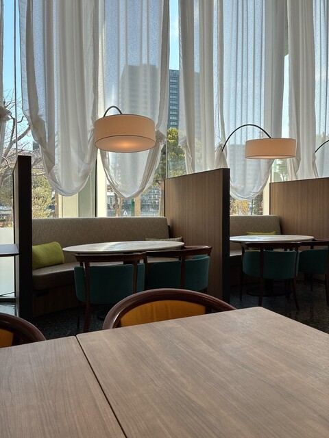 The Library Lounge （ザライブラリーラウンジ） - 天王洲アイル