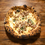 エビスエスクラッシコ - 薄切りレモンとサルシッチャ