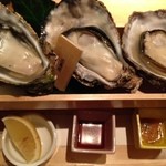 蒸し牡蠣３種盛り