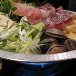 季楽酒場 おっきゃがり - 海鮮鍋もダイナミック