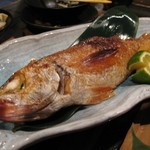 季楽酒場 おっきゃがり - 焼魚は “のどぐろ”  高級魚の姿焼もガード下でいただけます