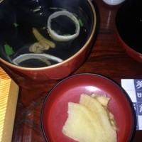 菊屋 - 付属の肝吸い、香の物
