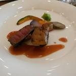 牛フィレ肉のポアレ　フォアグラ添え　ベルシーソース