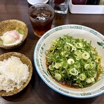 汁なし担担麺 くにまつ - KUNIMAXランチセット、ドリンクは烏龍茶