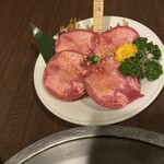 百済 - 厚みのある牛タン