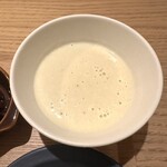 プテートル - 春キャベツとサワークリームのスープ