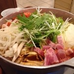 dammi - 「プデチゲ」（２人前2,960円）。