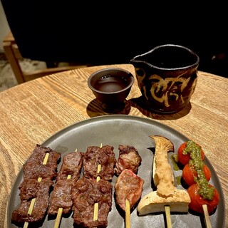 他では味わえない馬肉の様々な部位をピンチョス感覚で♪