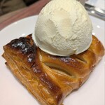 ブランジェ浅野屋 - 料理写真:アップルパイ