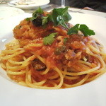 Hal - ツナとオリーブのプッタネスカ