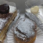 フレール - 料理写真:ザッハ、シュークリーム、レアチーズケーキ