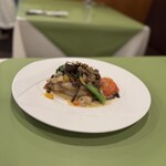 洋食屋 綺・Luck - 本日のお魚料理　イサキときのこのソテートマト添え