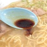 ラーメン ふくや - しおラーメン；半分啜って正油だれ(卓上配備)一垂し．締ります(o^-')b @2015/01/24